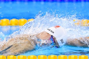 乐鱼体育在线登录-“阿尔希拉尔爆冷淘汰曼城，震撼16强赛场”